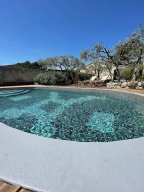 Maison chaleureuse avec piscine